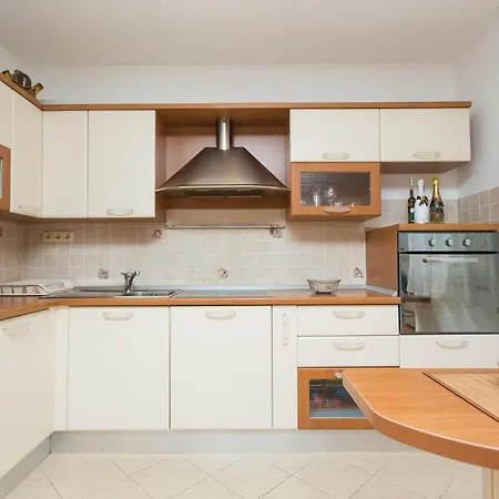 Apartment Stay * Σπλιτ